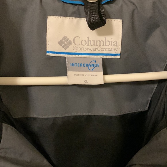Nice Columbia Jacket. Double zippers & Velcro size XL - Picture 2 of 4